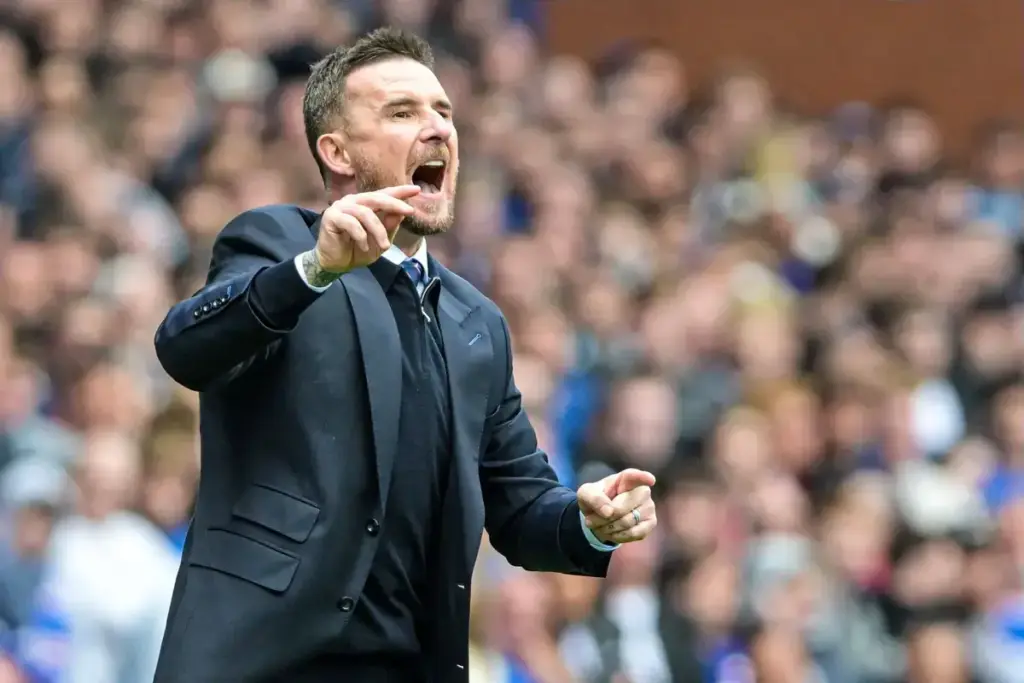 Barry Ferguson issues blunt Rangers transfer demand after Hibs defeat warning
