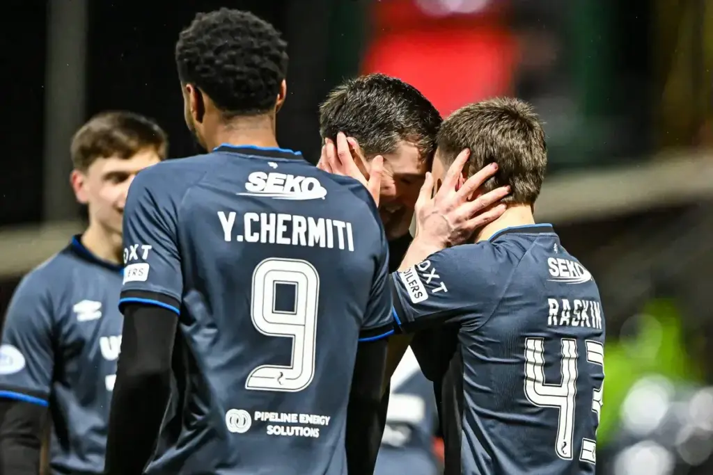 Rangers look to rewrite history and go top for first time in two years