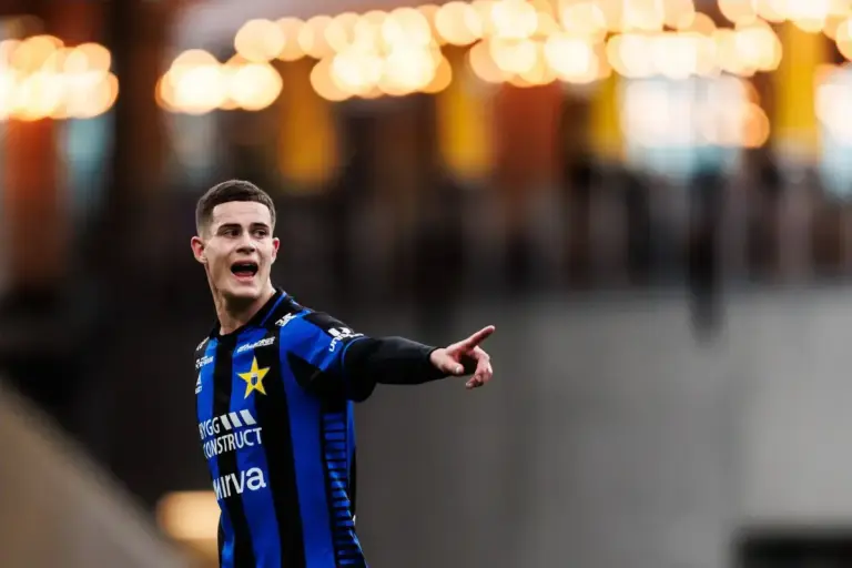 “I’m a Rangers boy”: Robbie Ure keen on Ibrox return ahead of summer transfer window