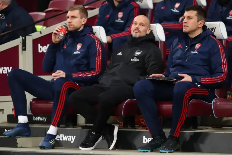 Bibbo Exit Turns McInnes’ Rangers Goalkeeper Hunt