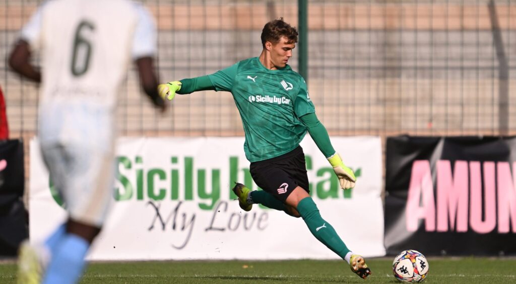 Ivor Pandur goalkeeper in action before Rangers transfer from Hull City