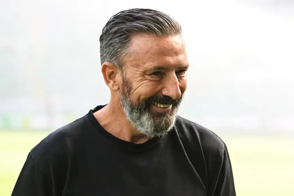 Derek McInnes overseeing Rangers training as the transfer deadline approaches