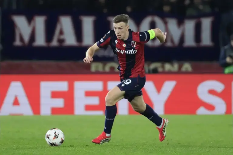 Derek Ferguson questions Rangers’ Bologna approach for son Lewis Ferguson