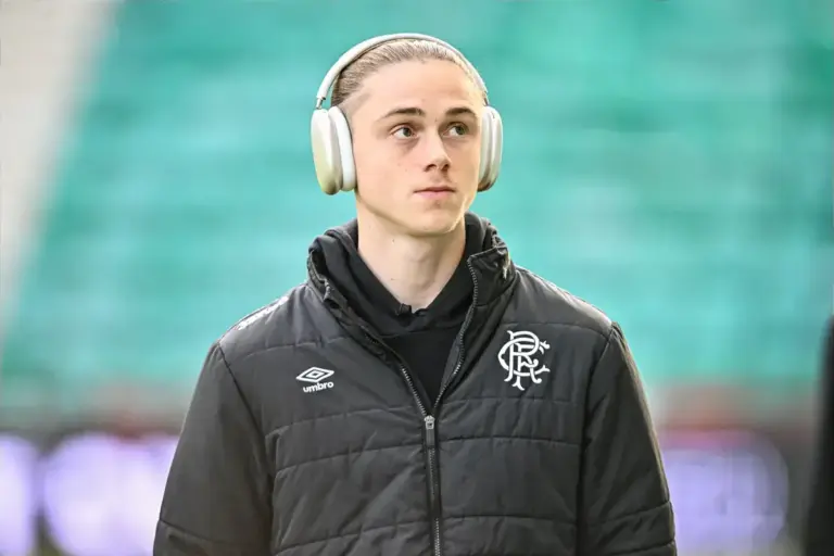 Unseen Thelo Aasgaard ‘ignores’ Rangers boss Derek McInnes amid Conference League nightmare