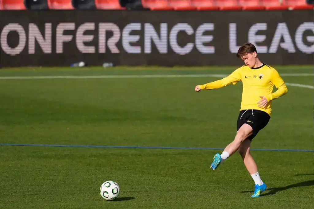April 8, 2026, Madrid, Madrid, Spain: James Penrice during the training day of AEK Athens FC ahead the UEFA Conference League 2025/26 Quarter-finals First Leg match against Rayo Vallecano at Estadio de Vallecas on April 08, 2026, in Madrid, Spain. (C