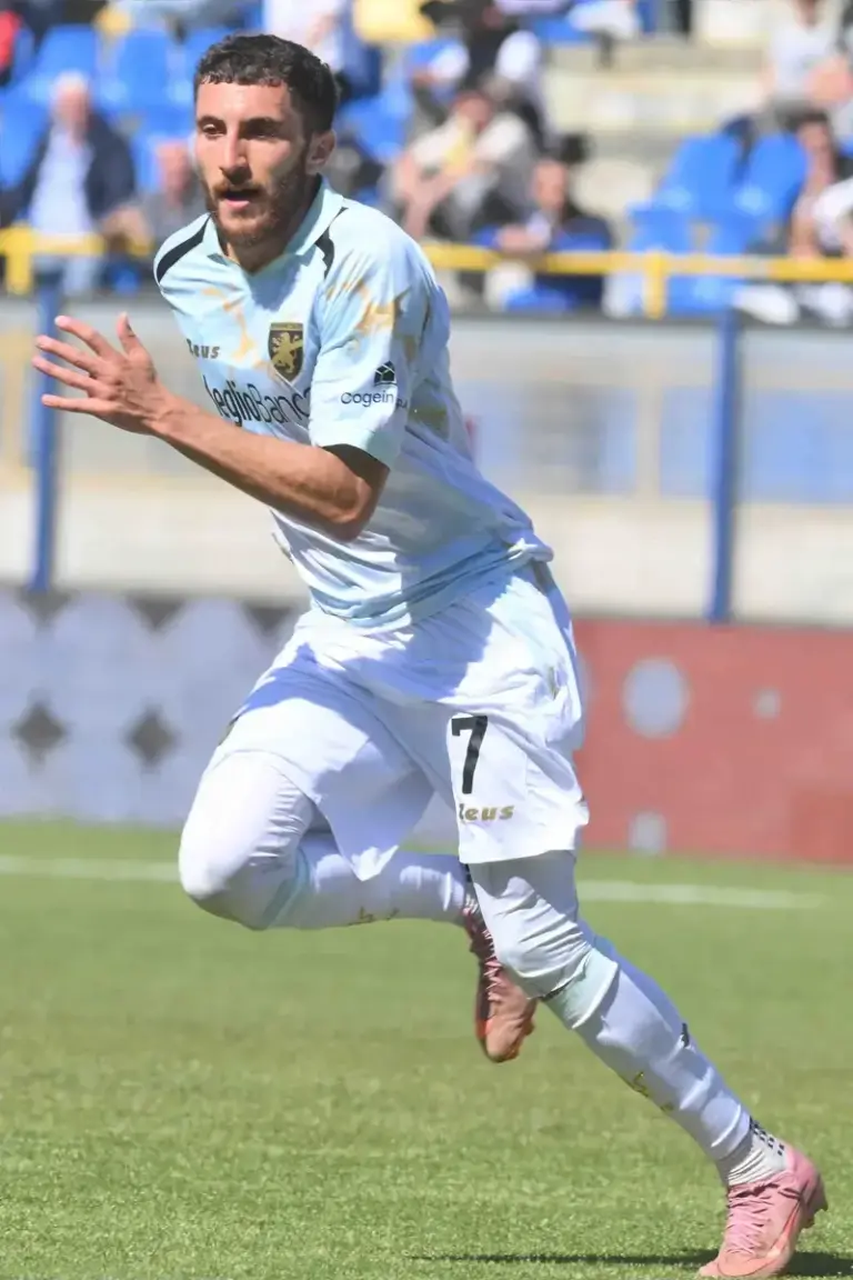 Rangers Dodge Transfer Disaster as Frosinone Chiefs Expose Unprofessional Strike Tactics